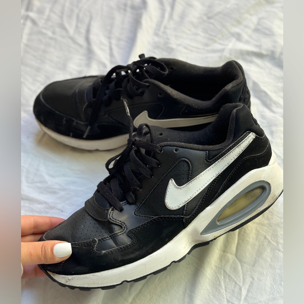 Nike Air Max Black & White Sneaker